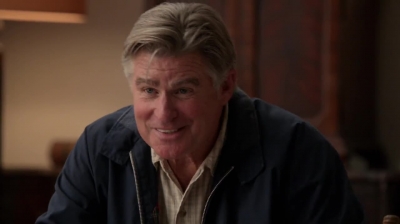 WHITE_COLLAR_-_E4X09_GLOVES_OFF_298.jpg