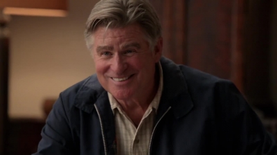 WHITE_COLLAR_-_E4X09_GLOVES_OFF_300.jpg