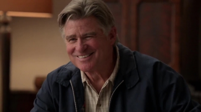 WHITE_COLLAR_-_E4X09_GLOVES_OFF_302.jpg