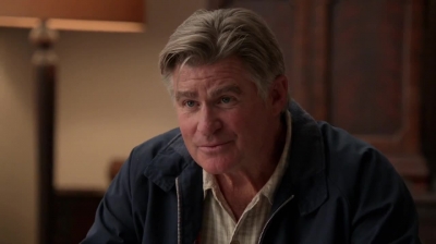 WHITE_COLLAR_-_E4X09_GLOVES_OFF_306.jpg
