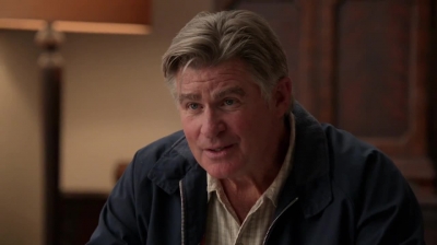 WHITE_COLLAR_-_E4X09_GLOVES_OFF_307.jpg