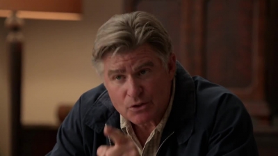 WHITE_COLLAR_-_E4X09_GLOVES_OFF_350.jpg