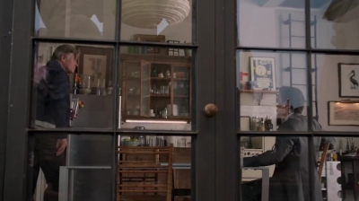 WHITE_COLLAR_-_E4X09_GLOVES_OFF_401.jpg