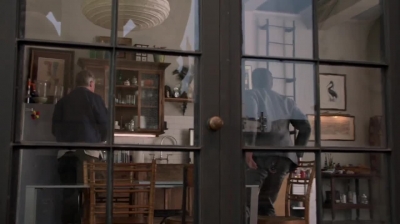 WHITE_COLLAR_-_E4X09_GLOVES_OFF_407.jpg