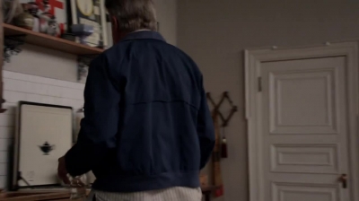 WHITE_COLLAR_-_E4X09_GLOVES_OFF_408.jpg
