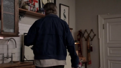 WHITE_COLLAR_-_E4X09_GLOVES_OFF_410.jpg