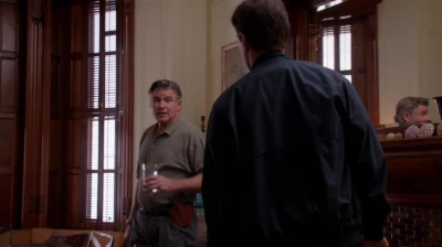 WHITE_COLLAR_-_E4X09_GLOVES_OFF_476.jpg