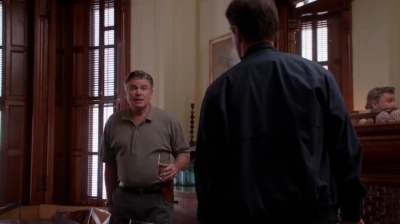 WHITE_COLLAR_-_E4X09_GLOVES_OFF_478.jpg