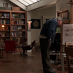 WHITE_COLLAR_-_E4X09_GLOVES_OFF_098.jpg