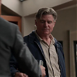 WHITE_COLLAR_-_E4X09_GLOVES_OFF_103.jpg
