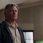 WHITE_COLLAR_-_E4X09_GLOVES_OFF_107.jpg