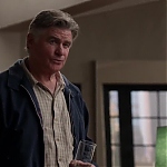 WHITE_COLLAR_-_E4X09_GLOVES_OFF_119.jpg