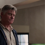 WHITE_COLLAR_-_E4X09_GLOVES_OFF_132.jpg