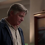 WHITE_COLLAR_-_E4X09_GLOVES_OFF_140.jpg