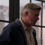 WHITE_COLLAR_-_E4X09_GLOVES_OFF_211.jpg