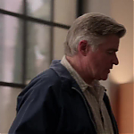 WHITE_COLLAR_-_E4X09_GLOVES_OFF_217.jpg