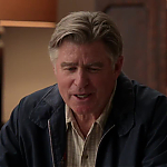 WHITE_COLLAR_-_E4X09_GLOVES_OFF_253.jpg