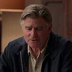 WHITE_COLLAR_-_E4X09_GLOVES_OFF_254.jpg