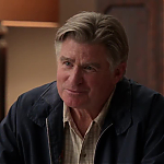 WHITE_COLLAR_-_E4X09_GLOVES_OFF_260.jpg