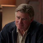 WHITE_COLLAR_-_E4X09_GLOVES_OFF_269.jpg