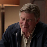 WHITE_COLLAR_-_E4X09_GLOVES_OFF_276.jpg