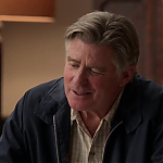 WHITE_COLLAR_-_E4X09_GLOVES_OFF_284.jpg