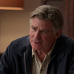 WHITE_COLLAR_-_E4X09_GLOVES_OFF_288.jpg