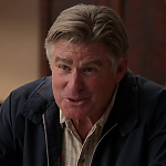 WHITE_COLLAR_-_E4X09_GLOVES_OFF_294.jpg