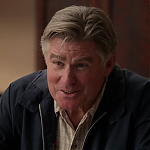 WHITE_COLLAR_-_E4X09_GLOVES_OFF_295.jpg