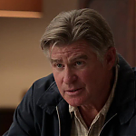 WHITE_COLLAR_-_E4X09_GLOVES_OFF_322.jpg