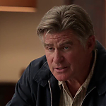 WHITE_COLLAR_-_E4X09_GLOVES_OFF_327.jpg