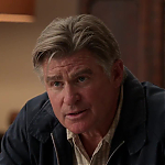 WHITE_COLLAR_-_E4X09_GLOVES_OFF_341.jpg
