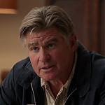 WHITE_COLLAR_-_E4X09_GLOVES_OFF_345.jpg
