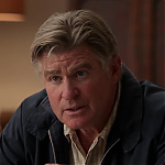 WHITE_COLLAR_-_E4X09_GLOVES_OFF_349.jpg