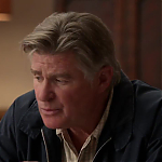 WHITE_COLLAR_-_E4X09_GLOVES_OFF_354.jpg