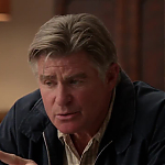 WHITE_COLLAR_-_E4X09_GLOVES_OFF_356.jpg