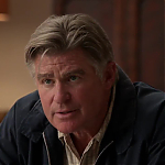WHITE_COLLAR_-_E4X09_GLOVES_OFF_358.jpg