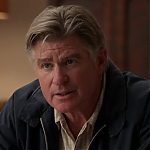 WHITE_COLLAR_-_E4X09_GLOVES_OFF_359.jpg