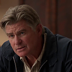 WHITE_COLLAR_-_E4X09_GLOVES_OFF_362.jpg