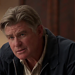 WHITE_COLLAR_-_E4X09_GLOVES_OFF_364.jpg