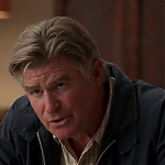 WHITE_COLLAR_-_E4X09_GLOVES_OFF_367.jpg