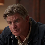 WHITE_COLLAR_-_E4X09_GLOVES_OFF_371.jpg