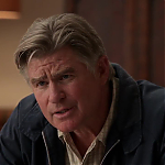 WHITE_COLLAR_-_E4X09_GLOVES_OFF_377.jpg