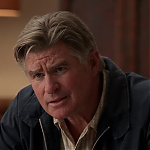 WHITE_COLLAR_-_E4X09_GLOVES_OFF_378.jpg