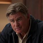 WHITE_COLLAR_-_E4X09_GLOVES_OFF_385.jpg