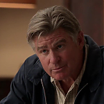 WHITE_COLLAR_-_E4X09_GLOVES_OFF_392.jpg