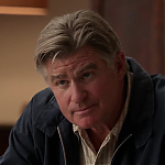 WHITE_COLLAR_-_E4X09_GLOVES_OFF_395.jpg