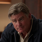 WHITE_COLLAR_-_E4X09_GLOVES_OFF_397.jpg