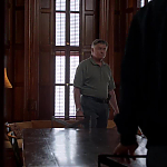 WHITE_COLLAR_-_E4X09_GLOVES_OFF_442.jpg