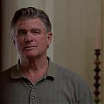 WHITE_COLLAR_-_E4X09_GLOVES_OFF_459.jpg